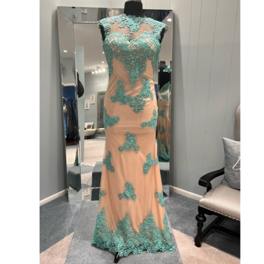 BRAND NEW, NEVER WORN